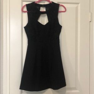Lace details dress open back